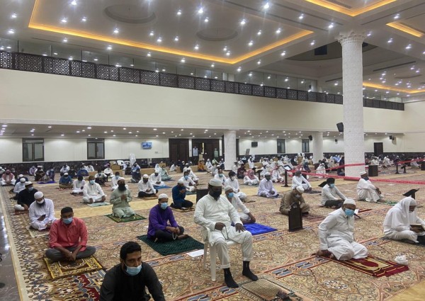 جموع المصلين بمناطق المملكة يؤدون صلاة عيد الأضحى المبارك في (17129) جامعاً ومسجداً وسط منظومة متكاملة من الخدمات قدمتها وزارة الشؤون الإسلامية