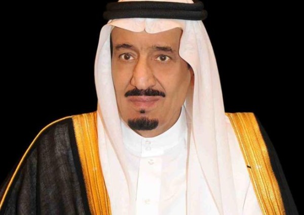 بالفيديو: الأمير الشاعر “بدر بن عبدالمحسن” ينظم قصيدة جديدة بمناسبة نجاح العملية الجراحية لخادم الحرمين