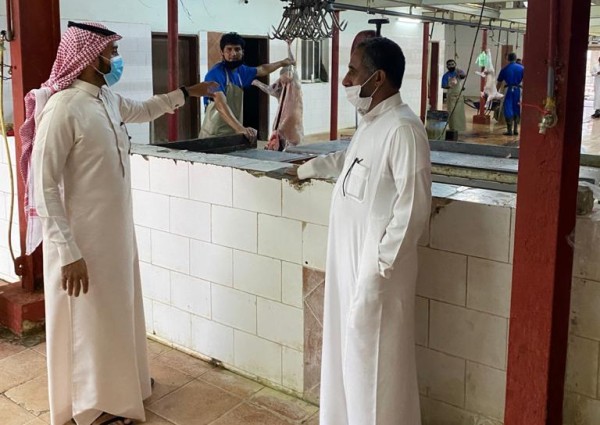 بلدية أملج تنفذ ٥٦٠ جولة رقابة صحية وترفع١٢٨٠ طن من النفايات خلال إجازة عيد الأضحى