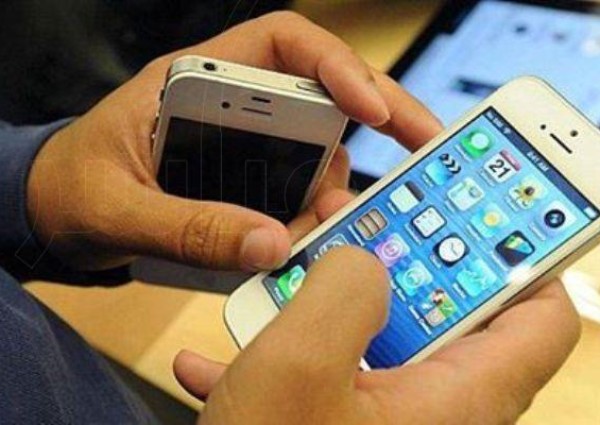 هل تفتيش جوال الزوجة من الأمور المُجرمة التي نص عليها نظام الجرائم المعلوماتية؟ .. محامٍ يوضح!