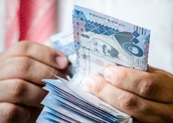 مغرد يستفسر : متى تنزلون المساعدة المقطوعة؟ .. الموارد البشرية تجيب!