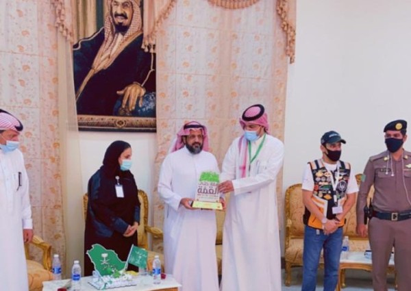 القحطاني يكرم فريق بروين بعد مشاركته في مسيرة الدراجات النارية بمناسبة اليوم الوطني السعودي 90  بالدرعية