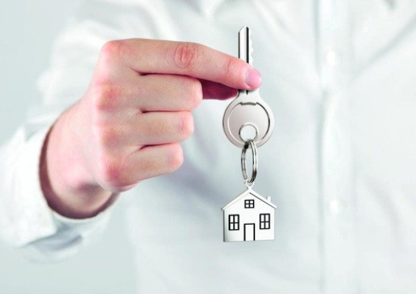 مواطن يتعرض للخداع وحنكة الإبن تساعده بإسترداد أمواله بعد شراء منزل و احتيال صاحب المكتب و البائع عليه بإسم الضريبة !