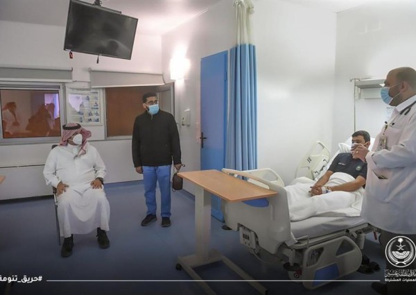 بالفيديو: أمير عسير يزور المصابين من أفراد الدفاع المدني بحريق تنومة .. ويوجه بنقلهم إلى مستشفى النماص