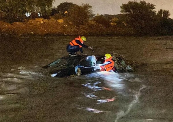 العثور على جثة فتاة جرفها سيل وادي العرج بالطائف