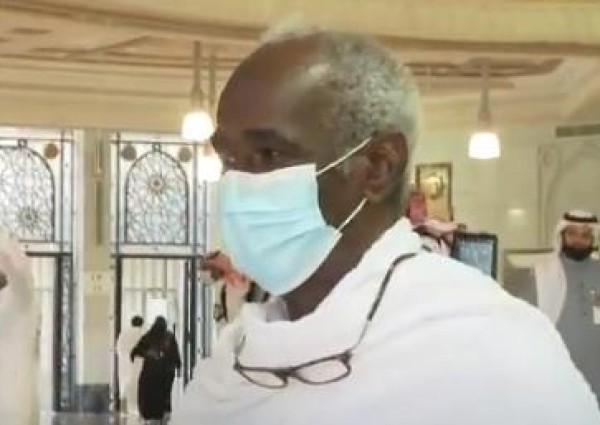بالفيديو: معتمر سواني يعبر عن سعادته بما لاقاه من خدمات ميسرة خلال أداء العمرة