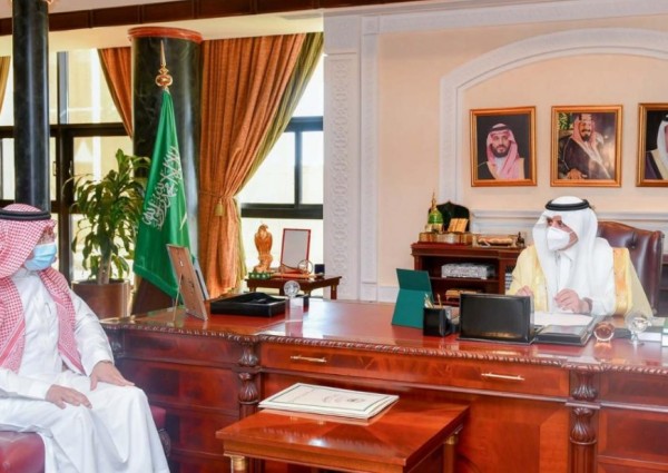 أمير  تبوك يلتقي مساعد المدير التنفيذي للبرنامج الوطني للتنمية المجتمعية في المناطق بمنطقة تبوك