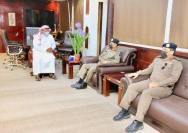 مدير عام التعليم بمنطقة حائل يستقبل مدير الدفاع المدني بمنطقة حائل اللواء عبدالله الركيان