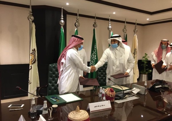 “الراشد الإنسانية” وأمانة الأحساء توقعان اتفاقية أكاديمية الحرفيين