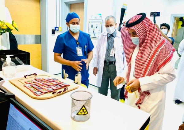 مدير مستشفى العارضة يدشن فعاليات اليوم العالمي للأشعة