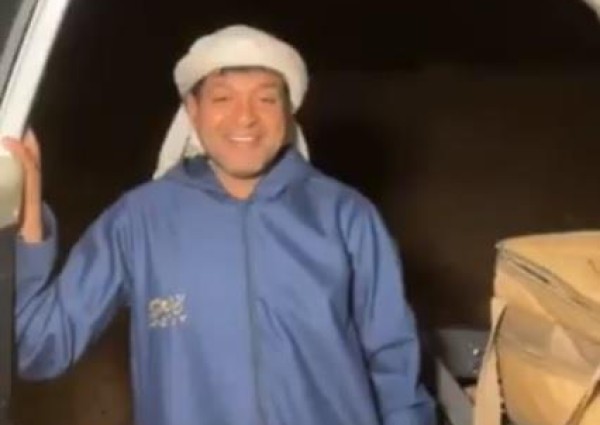 بالفيديو .. “الزعاق” ينهي خلافا عائليا طريفا بين مواطن ووالدته حول نخلتهما المثمرة