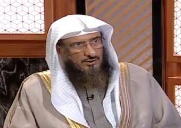 حكم اقتراض الشخص مبلغاً من شقيقه للاستثمار ورده بعد ذلك مع نسبة من الأرباح؟ .. الماجد يجيب! – فيديو