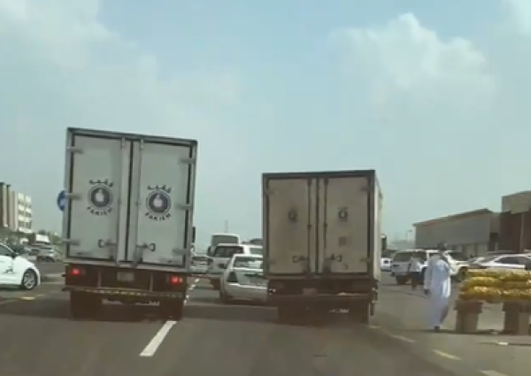 ضبط قائدي شاحنتين قادا بتهور وكادا يتسببان بحـادث مروري