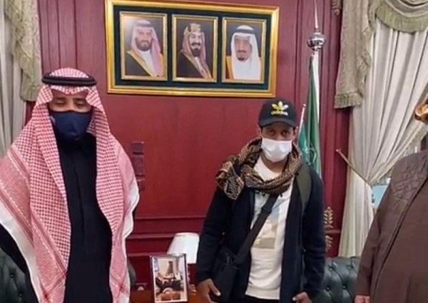 محافظ الغاط يستقبل الرحالة “بدر الرشيدي” ويكشف عن استعداده تسهيل رحلته في المحافظة ومراكزها