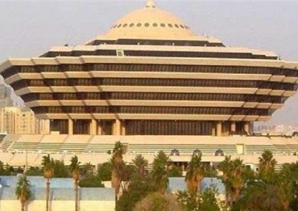 الداخلية: تعليق السماح بدخول المملكة لغير المواطنين والدبلوماسيين والممارسين الصحيين وعائلاتهم