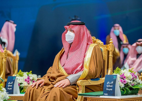 سمو أمير الحدود الشمالية يدشن مطار عرعر الجديد