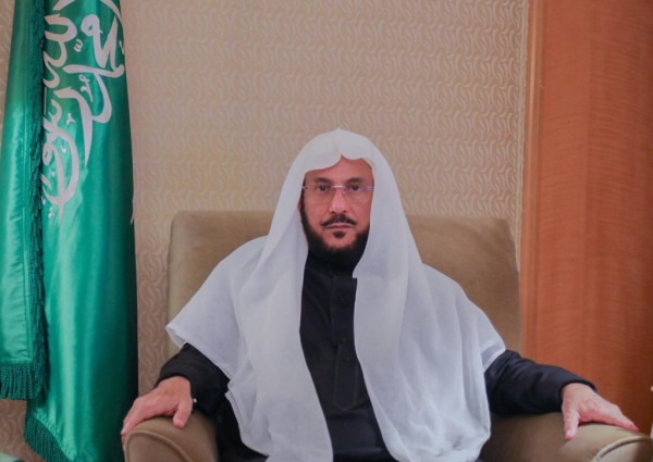 وزير الشؤون الإسلامية يوجه تطبيق توكلنا شرطاً إلزامياً لدخول الموظفين والمراجعين لمقار الوزارة بالمملكة اعتباراً من الأحد القادم