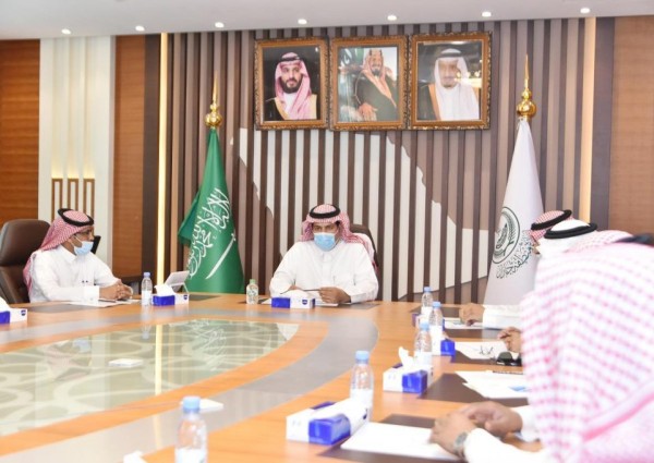 وكيل إمارة جازان يجتمع بوفد إمارة المدينة المنورة للاطلاع على نظام الطاقة الشمسية البديلة بالإمارة ..