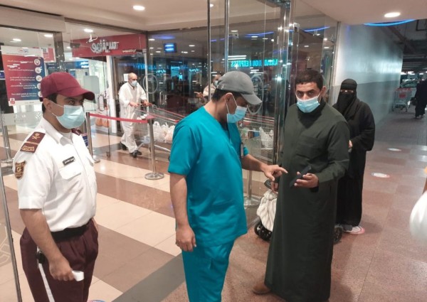 أمانة الشرقية : إغلاق ومخالفة (82) منشأة تجارية مخالفة للإجراءات الاحترازية والتكدس، وتطبيق ” توكلنا ” في الأسواق والمراكز التجارية أمس الثلاثاء