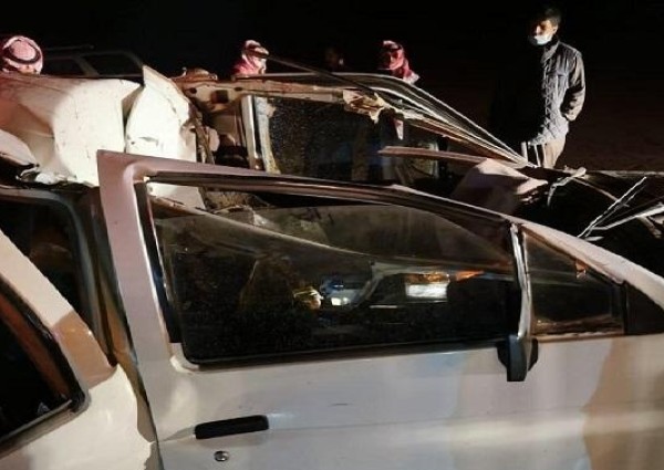 أحد رجال الدفاع المدني في محافظة “سميراء” يباشر حادث تصادم مروع لـ”سيارة” بـ”جمال سائبة” .. وعند وصوله كانت المفاجأة صادمة!