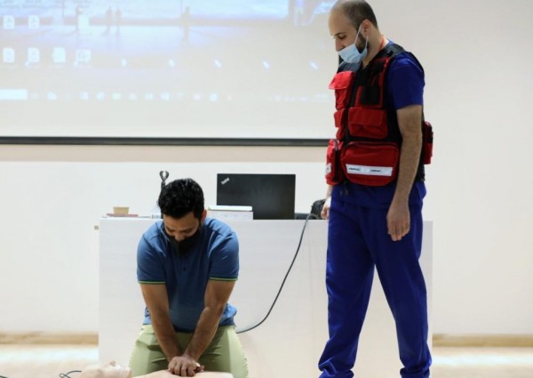 335 متدرب على الإنعاش القلبي الرئوي بالهلال الأحمر بمنطقة مكة المكرمة