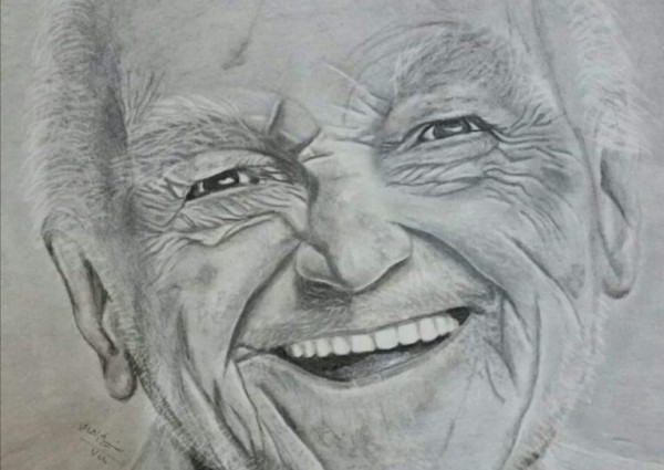 الفنانة التشكيلية والشاعرة نسيبة توفيق العماني إحدى فنانات مكة المكرمة