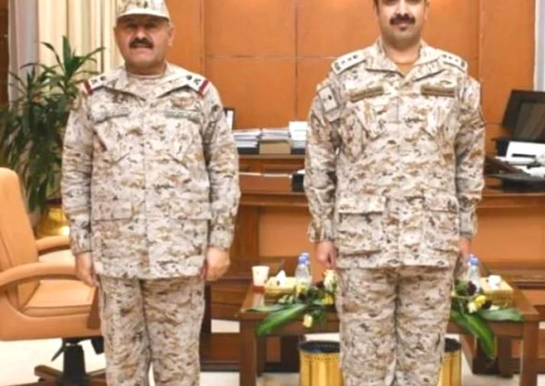 قائد المنطقة الجنوبية يقلد العقيد « الأحمري » رتبته الجديدة
