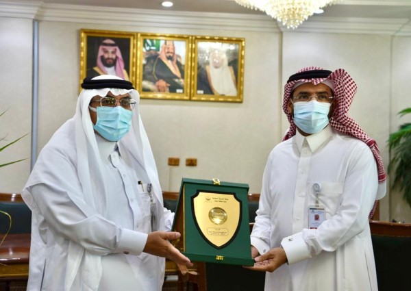 مدير عام صحة تبوك يلتقي أمين المنطقة