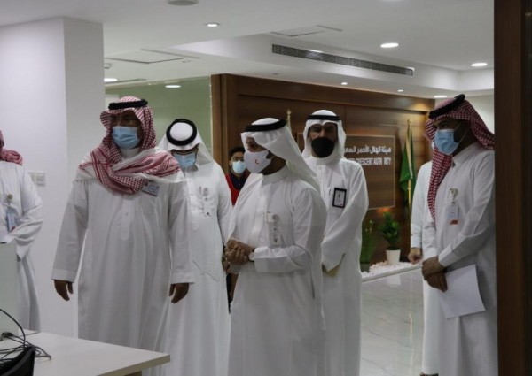 رئيس هيئة الهلال الأحمر يقوم بزيارة تفقدية لفرع الهيئة بمنطقة الرياض