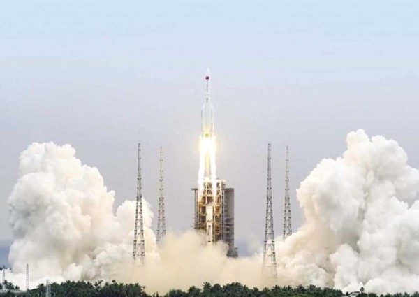 الفلك الدولي يكشف آخر المستجدات حول توقيت وموقع سقوط حطام “الصاروخ الصيني”