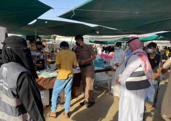 بتوجيه من محافظ صامطة.. جولة ميدانية على السوق الأسبوعي لمتابعة التقيُّد بالإجراءات الاحترازية