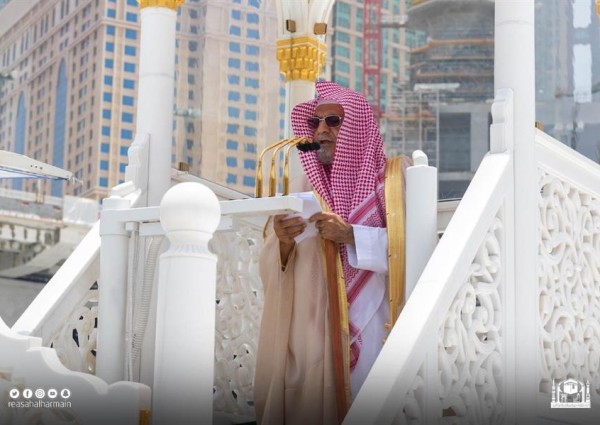 الشيخ صالح بن حميد يستهل خطبته في مسجد الحرام ببيان فضل سورة الكوثر وتوضيح معانيها 