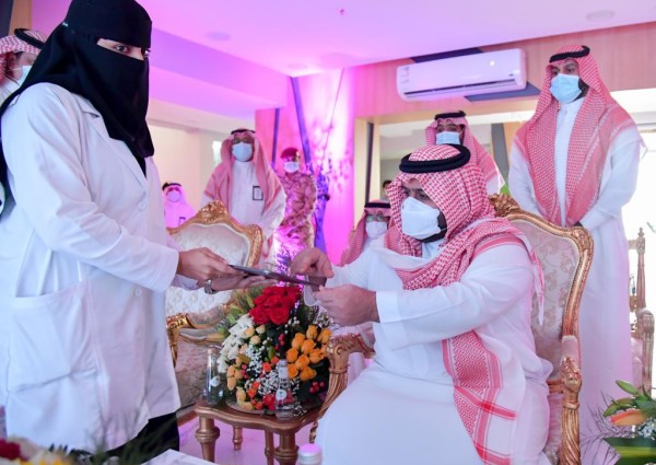 سمو نائب أمير جازان يدشن مركز الطب الاتصالي بالمنطقة ..