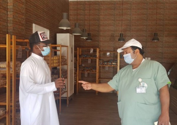 بلدية الخفجي تنفذ أكثر من 2000 زيارة على المنشآت الغذائية والمولات والمراكز والمحال التجارية خلال شهر