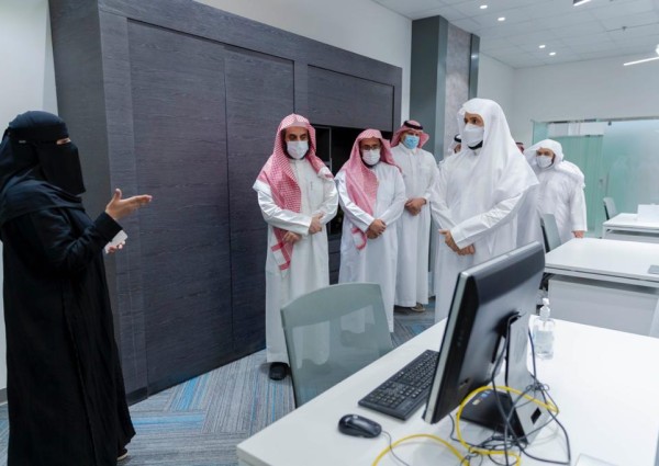 وزير العدل يدشن أول محكمة نموذجية.. ويعلن بدء تطبيق الهوية المعيارية الموحدة