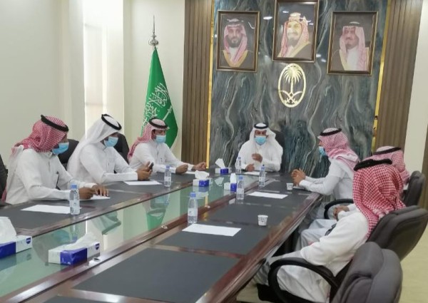 لجنة الإستثمار بالمجلس البلدي ” تعقد إجتماعاً مع المختصين بالاستثمارات بالبلدية “