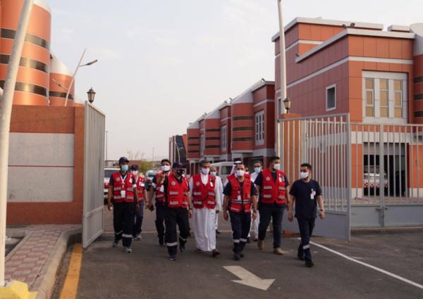 د. العويسى يقف على جاهزية التموين الطبي والورشة الفنية استعدادا لموسم هذا الحج