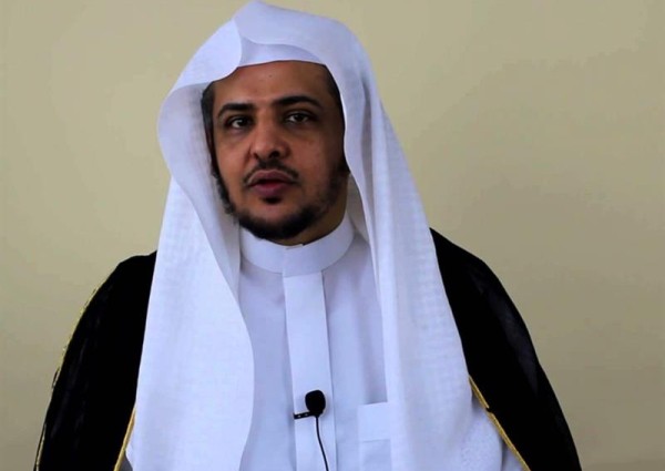 المصلح يجيب على سؤال حول من يقرأ القرآن في المسجد بصوت مرتفع.. ويشوش على من ينتظرون الصلاة .. ماذا قال؟