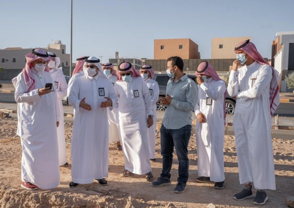 أمين الجوف يتابع ميدانياً تنفيذ 7 مشروعات في سكاكا ويشدد على المقاولين بسرعة الإنجاز