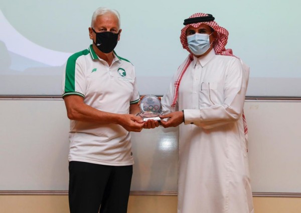 المدرب الوطني علي مشلوي الريثي يحصل على الرخصة الآسيوية A