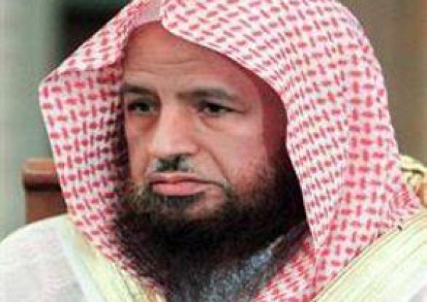 ما مدى صحة قول “الجنة تحت أقدام الأمهات من شئن أدخلن ومن شئن أخرجن”؟ .. الخضير يوضح!