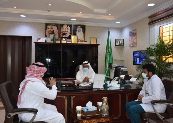 فريق طبي يزور مركز التأهيل الشامل التابع لفرع وزارة الموارد البشرية بـ”تبوك”