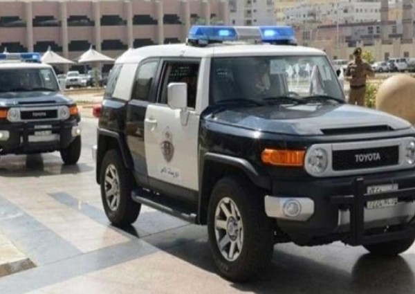 القبض على مواطن ظهر في مقطع بسلوكيات وألفاظ تتنافى مع الآداب العامة بالرياض