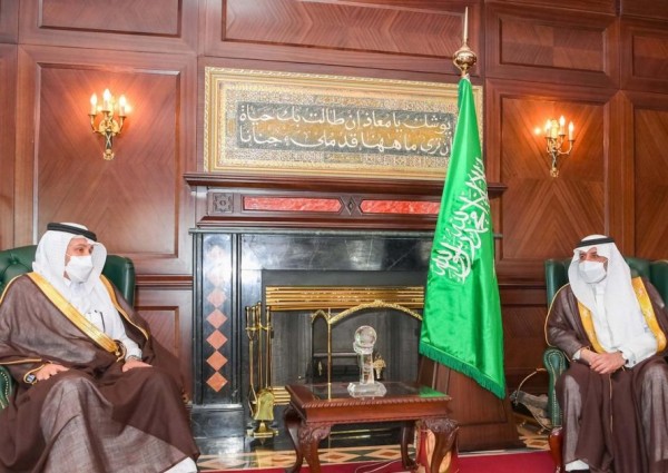 أمير تبوك يستقبل وزير النقل والخدمات اللوجستية