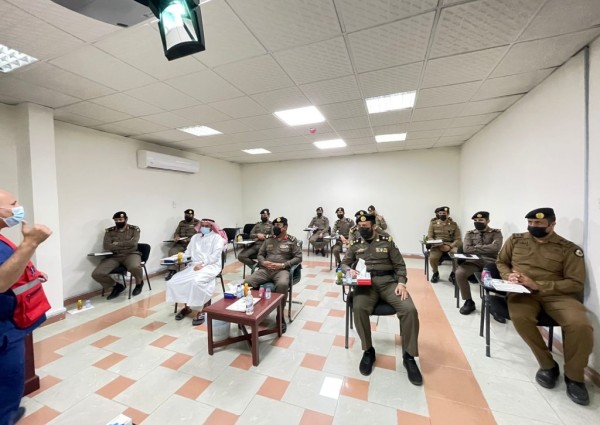 ضمن  مبادرة همة السفراء .. الهلال الأحمر بالباحة ينفذ دورة سفير الحياة لمنسوبي الشرطة