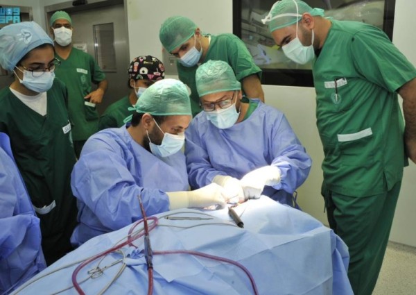 زراعة أول سماعة عظمية إلكترونية بمستشفى الملك فهد للقوات المسلحة بجدة