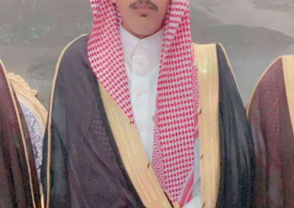 في ليلة تزينت بأنغام الطرب والفرح وتزينت بزهو وحضور بهي .. الشاب “عيد عبدالله بن شويلع” يحتفل بزواجه في قصر الدهيس جنوب حائل