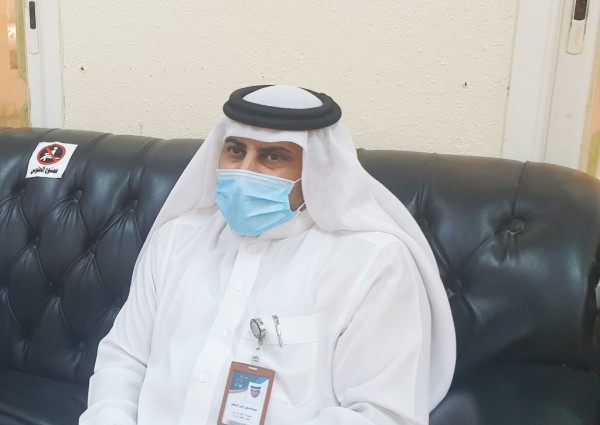 مشرف العلوم الإدارية بمكتب التعليم بالريث يزور مجمع آل مشحنة التعليمي