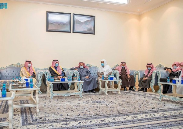 سمو أمير منطقة حائل وسمو نائبه يعزيان أسرة الفايز بوفاة فهد العبدالوهاب