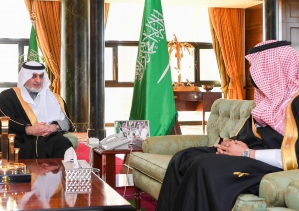 أمير تبوك يلتقي مدير مكافحة المخدرات بالمنطقة